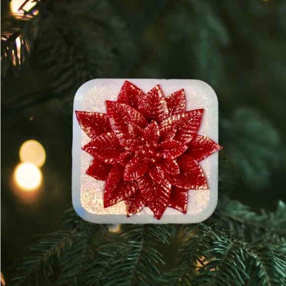 Set 6 Poinsettia Soap Party Favors, Christmas Party Gifts, Handmade Gift, Soap - Picture 11 of 17